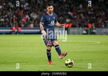 Paris, France. 19 septembre 2021. Lionel Messi du PSG lors du championnat français Ligue 1 de football entre Paris Saint-Germain (PSG) et Olympique Lyonnais le 19 septembre 2021 au stade du Parc des Princes à Paris, France - photo Jean Catuffe/DPPI crédit: DPPI Media/Alay Live News Banque D'Images