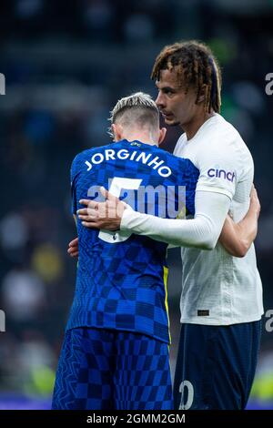 LONDRES, ANGLETERRE - SEPTEMBRE 19 : Jorginho de Chelsea et DELE Alli de Tottenham Hotspur pendant le match de la première Ligue entre Tottenham Hotspur et C Banque D'Images