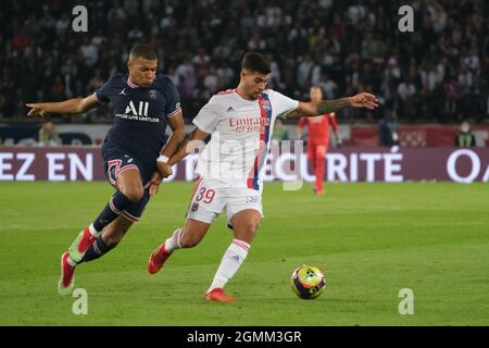 Paris, France. 20 septembre 2021. Lyon BRUNO GUIMARAES en action pendant le championnat français de football, Ligue 1 Uber Eats, entre Paris Saint Germain et Lyon au Parc des Princes Stadium - Paris France.Paris SG a gagné 2:1 (Credit image: © Pierre Stevenin/ZUMA Press Wire) Banque D'Images