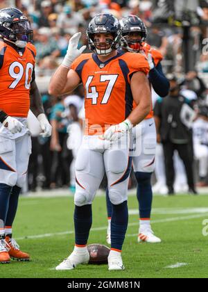 Jacksonville, Floride, États-Unis. 19 septembre 2021. Denver Broncos linebacker Josey Jewell (47) pendant la première moitié du match de football de la NFL entre les DenverBroncos et les Jacksonville Jaguars au TIAA Bank Field à Jacksonville, Floride. Roméo T Guzman/CSM/Alamy Live News Banque D'Images