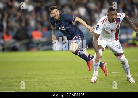 Paris, France. 19 septembre 2021. Lionel MESSI du PSG en action lors du match de football de la Ligue 1 Paris Saint Germain (PSG) contre l'Olympique Lyonnais (OL) au stade du Parc des Princes, le 19 septembre 2021 à Paris, France. Photo de Loic Baratoux/ABACAPRESS.COM crédit: Abaca Press/Alay Live News Banque D'Images