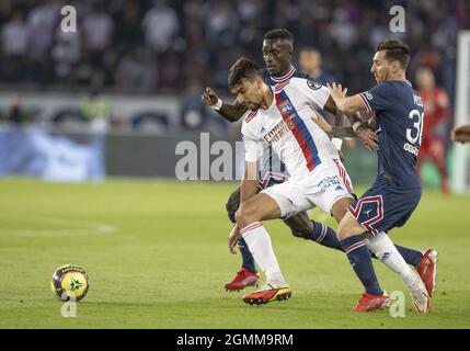 Paris, France. 19 septembre 2021. LUCAS PAQUETA d'OL en action lors du match de football de la Ligue 1 Paris Saint Germain (PSG) contre Olympique Lyonnais (OL) au stade du Parc des Princes, le 19 septembre 2021 à Paris, France. Photo de Loic Baratoux/ABACAPRESS.COM crédit: Abaca Press/Alay Live News Banque D'Images