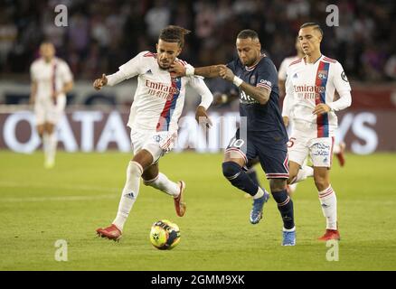 Paris, France. 19 septembre 2021. NEYMAR Jr de PSG en action lors du match de football de la Ligue 1 Paris Saint Germain (PSG) contre Olympique Lyonnais (OL) au stade du Parc des Princes, le 19 septembre 2021 à Paris, France. Photo de Loic Baratoux/ABACAPRESS.COM crédit: Abaca Press/Alay Live News Banque D'Images