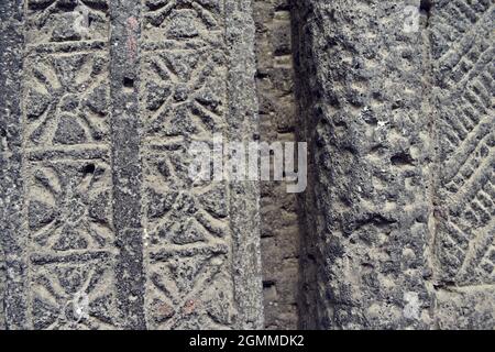 mur de gravure de pierre de 1500 ans BOUDDHISTE JOGESHWARI GROTTES, maharashtra, mumbai, inde Banque D'Images