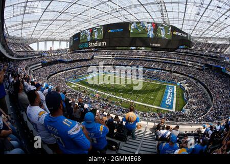 Inglewood, Californie, États-Unis. 19 septembre 2021. Vue générale du stade SOFI lors des présentations des joueurs lors du match de football NFL entre les Chargers de Los Angeles et les Cowboys de Dallas au stade SOFI d'Inglewood, en Californie. Crédit photo obligatoire : Charles Baus/CSM/Alay Live News Banque D'Images