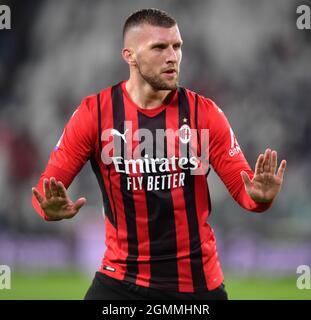 Turin, Italie. 19 septembre 2021. Ante Rebic d'AC Milan est vu après avoir marquant son but lors d'un match de football série A entre le FC Juventus et l'AC Milan à Turin, Italie, le 19 septembre 2021. Credit: Federico Tardito/Xinhua/Alamy Live News Banque D'Images