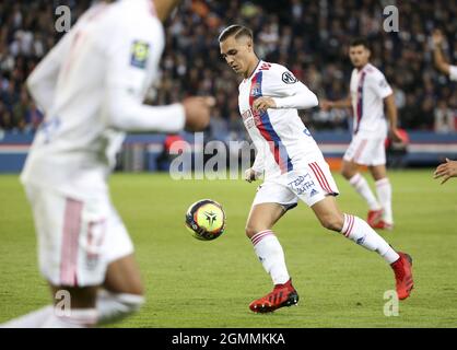 Maxence Caqueret de Lyon lors du championnat de France Ligue 1 de football entre Paris Saint-Germain (PSG) et Olympique Lyonnais le 19 septembre 2021 au stade du Parc des Princes à Paris, France - photo : Jean Catuffe/DPPI/LiveMedia Banque D'Images