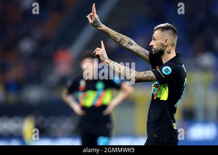 Milan, Italie. 18 septembre 2021. Marcelo Brozovic du FC Internazionale gestes pendant la série Un match entre le FC Internazionale et le FC de Bologne. Banque D'Images