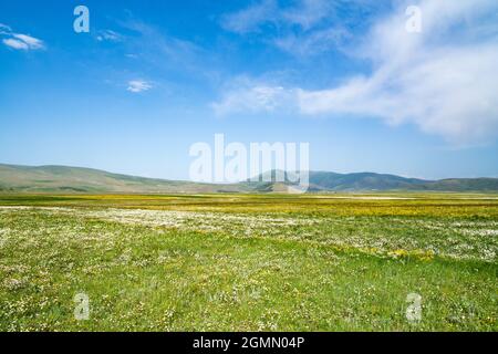 Col de montagne dans les provinces de Shirak et Lori en Arménie Banque D'Images