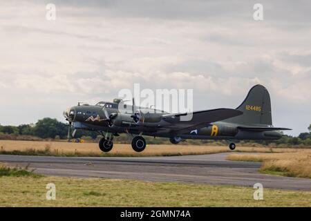 Boeing B-17G Flying Fortress « Sally B », spectacle aérien et campagnard d'Abingdon le 11 septembre 2021 Banque D'Images