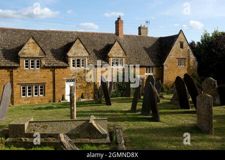 Cottages dans le village de Bringhurst vus du chantier naval de Leicestershire, Angleterre, Royaume-Uni Banque D'Images