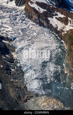 Icefall et moraine terminale au glacier Gorner vue du Gornergrat, une crête rocheuse des Alpes Pennines au-dessus de Zermatt, Valais, Suisse Banque D'Images