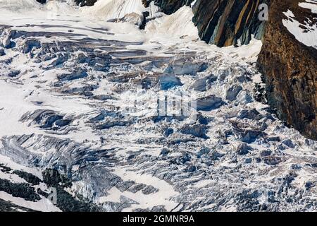 Détail de l'icefall au glacier Gorner vu du Gornergrat, une crête rocheuse des Alpes Pennines au sud-est de Zermatt, Valais, Suisse Banque D'Images