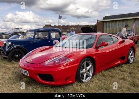 Ferrari 360 Modena 'TIL 446' exposée au salon de l'air et du pays d'Abingdon le 11 septembre 2021 Banque D'Images