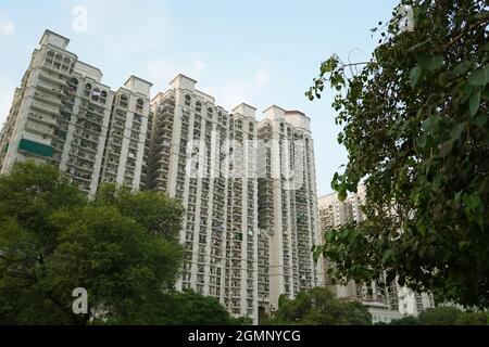 Photo à angle bas d'un appartement de haute élévation récemment construit à New Delhi, immobilier en Inde Banque D'Images