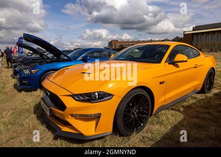 2019 Ford Mustang GT « LC69 XBP » en exposition au salon de l'air et de la campagne d'Abingdon le 11 septembre 2021 Banque D'Images