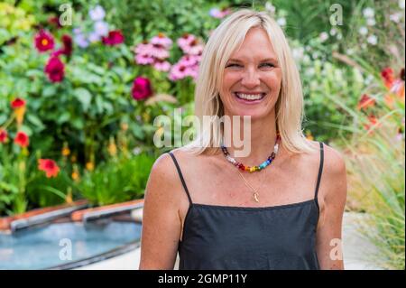 Londres, Royaume-Uni. 20 septembre 2021. JO Whiley sur la façon de trouver notre chemin: Une finale de jardin d'hommage NHS conçue par Naomi Ferrett-Cohen - le Chelsea Flower Show 2021. Le spectacle a été annulé l'année dernière en raison de l'éclusage du coronavirus. Crédit : Guy Bell/Alay Live News Banque D'Images