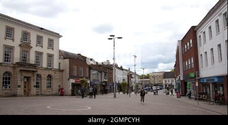 Vue sur le quartier commerçant d'Andover dans le Hampshire au Royaume-Uni Banque D'Images