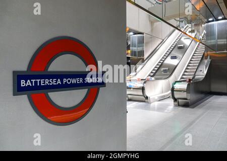 Métro de Londres récemment ouvert Battersea Power Station station sur la ligne Nord, Londres, Angleterre Royaume-Uni Banque D'Images