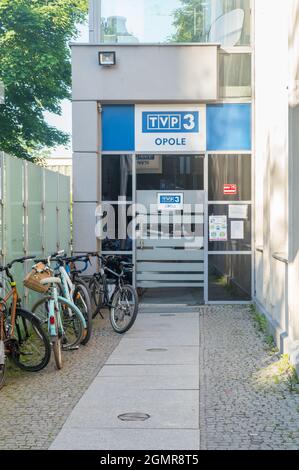 Opole, Pologne - 4 juin 2021: TVP 3 Bureau Opole. Banque D'Images