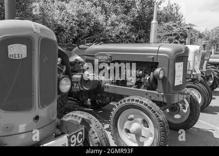 Honiton.Devon.United Kingdom.July 2nd 2021.Un tracteur Fordson d'époque restauré est exposé au Devon County Show. Banque D'Images