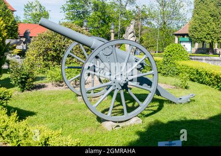 Lesna, Pologne - 2 juin 2021 : Cannon sur le château médiéval de Czocha dans la Voïvodeship de Silésie, dans le sud-ouest de la Pologne. Banque D'Images