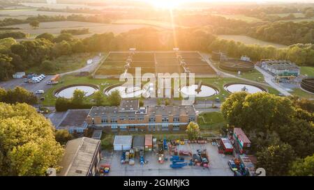 Station de traitement de l'eau et des eaux usées par le Horsham, West Sussex, Royaume-Uni. Banque D'Images