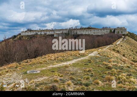 Forte Monte Ratti, une des fortifications sur les collines autour de Gênes, en Italie Banque D'Images