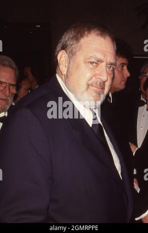 Raymond Burr Circa années 80 crédit: Ralph Dominguez/MediaPunch Banque D'Images