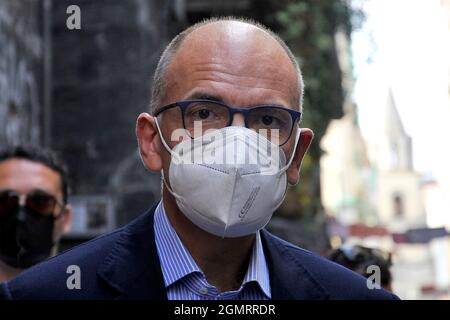 Naples, Italie. 20 septembre 2021. Enrico Letta secrétaire du PD, lors de sa visite à Naples pour soutenir le candidat mayonnaise pour la ville de Naples Gaetano Manfredi. Credit: SIPA USA/Alay Live News Banque D'Images
