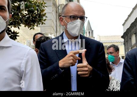 Naples, Italie. 20 septembre 2021. Enrico Letta secrétaire du PD, lors de sa visite à Naples pour soutenir le candidat mayonnaise pour la ville de Naples Gaetano Manfredi. Naples, Italie, le 20 septembre 2021. (Photo par Vincenzo Izzo/Sipa USA) crédit: SIPA USA/Alay Live News Banque D'Images