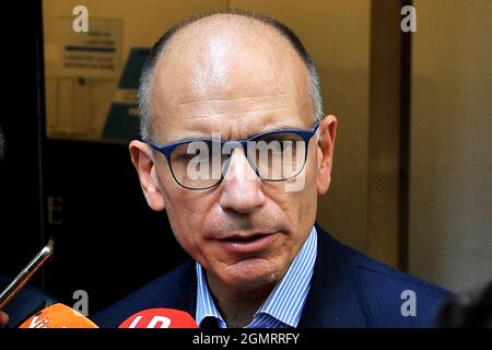 Naples, Italie. 20 septembre 2021. Enrico Letta secrétaire du PD, lors de sa visite à Naples pour soutenir le candidat mayonnaise pour la ville de Naples Gaetano Manfredi. Naples, Italie, le 20 septembre 2021. (Photo par Vincenzo Izzo/Sipa USA) crédit: SIPA USA/Alay Live News Banque D'Images