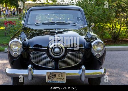 Grosse Pointe Shores, Michigan - Un champion Studebaker 1951 aux yeux sur le Design Auto show. Le salon de cette année a principalement présenté des marques qui ne se sont plus présentées Banque D'Images