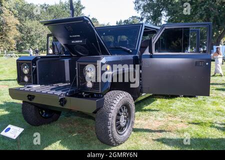 Grosse Pointe Shores, Michigan - le prototype de camion de pick-up électrique Bollinger B2 aux yeux sur le salon de l'auto de conception. Banque D'Images