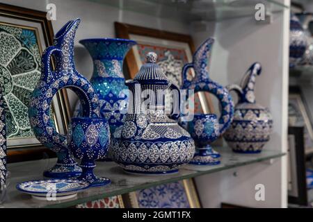 Plaques de céramique, image de la céramique traditionnelle turque, coloré et harmonieux, plaques de céramique et motifs traditionnels turcs Banque D'Images