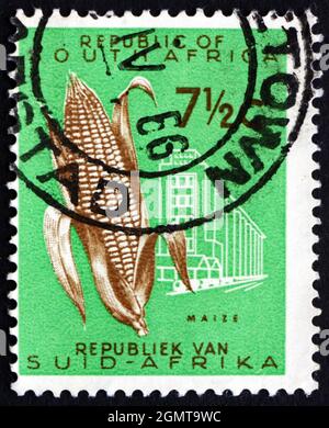 AFRIQUE DU SUD - VERS 1961: Un timbre imprimé en Afrique du Sud montre Ear of Corn, maïs, vers 1961 Banque D'Images