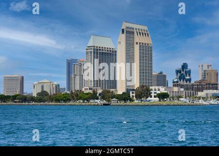 Vue sur la baie de l'élégant hôtel Manchester Grand Hyatt San Diego qui surplombe l'Embarcadero Marina Park South sur le front de mer, à côté de la baie de San Diego, Californie Banque D'Images