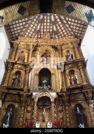 Sucre, Bolivie - 21 mai 2018 Iglesia Santo Domingo a été construit par l'ordre dominicain, la construction commençant en 1545. Son autel- montrer ici - Banque D'Images