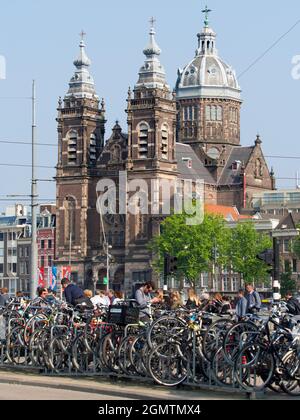 Amsterdam, pays-Bas - 27 mai 2016 ; la basilique Saint-Nicolas est située dans le quartier du Vieux Centre d'Amsterdam, pays-Bas. C'est le Banque D'Images