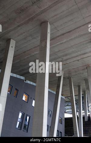 Le Holmenkollen National Arena est un lieu de ski nordique et de biathlon situé à Oslo, Norvège. Il a accueilli les Jeux olympiques d'hiver de 1952. Cela montre le buil de bureau Banque D'Images