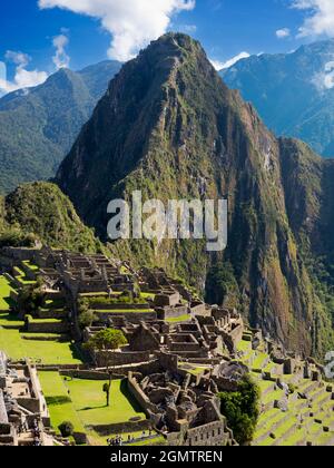 Machu Picchu, Pérou - 14 mai 2018 situé dans un endroit montagneux impressionnant à 2400m d'altitude dans les Andes, les ruines de la ville inca du XVe siècle Banque D'Images