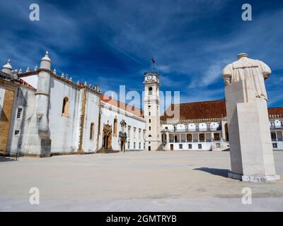 Historique Coimbra, qui remonte à l'époque romaine, utilisé à la capitale du Portugal. Il a une vieille ville médiévale bien préservée, mais est plus connu pour moi Banque D'Images