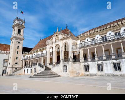 Historique Coimbra, qui remonte à l'époque romaine, utilisé à la capitale du Portugal. Il a une vieille ville médiévale bien préservée, mais est plus connu pour moi Banque D'Images