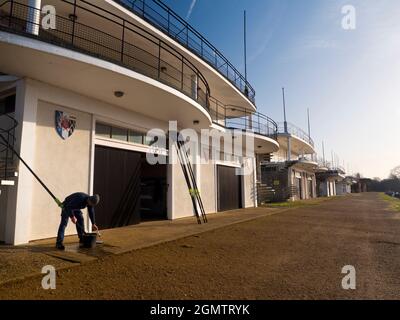 Oxford, Angleterre - 11 décembre 2018 ; un homme en balle. Ces serres de l'université d'Oxford sont idéalement situées en face de la Tamise, juste dow Banque D'Images