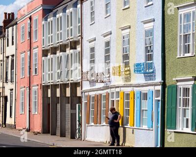 Oxford, Angleterre - 5 septembre 2019 ; un seul homme en vue. C'est Longwall Street - ainsi appelé parce qu'une grande partie de sa longueur comporte la longue pierre extério Banque D'Images