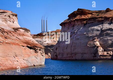 2 juin 2008 - Arizona USA la centrale Navajo - montrée ici - s'est révélée extrêmement controversée. Il s'agit d'une centrale à charbon nette de 2250 mégawatts Banque D'Images