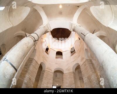 Zadar est la plus ancienne ville habitée en permanence en Croatie. Il est situé sur la mer Adriatique, dans la partie nord-ouest de la région de Ravni Kotari. Le c Banque D'Images