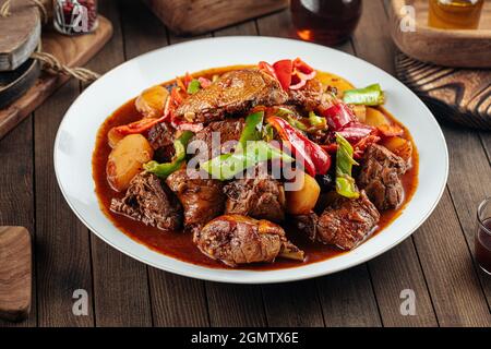 Plat chinois dapanji avec poulet ragoût et pomme de terre Banque D'Images