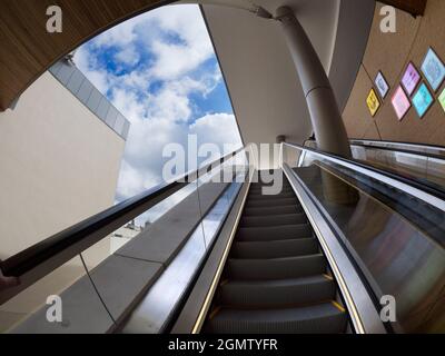 Oxford, Angleterre - 16 mars 2018 Westgate est une nouvelle zone commerçante du centre-ville d'Oxford, en Angleterre. Ouvert en octobre 2017, il est situé là où le média Banque D'Images