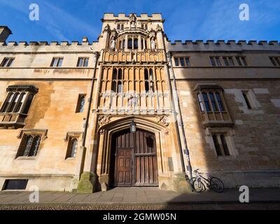 All Souls College a été fondé en 1438 par Henry VI d'Angleterre et Henry Chichele (archevêque de Canterbury). Unique à ce collège, tous ses membres Banque D'Images